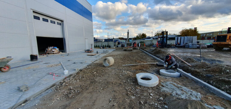 Budowa parkingów i dróg dojazdowych